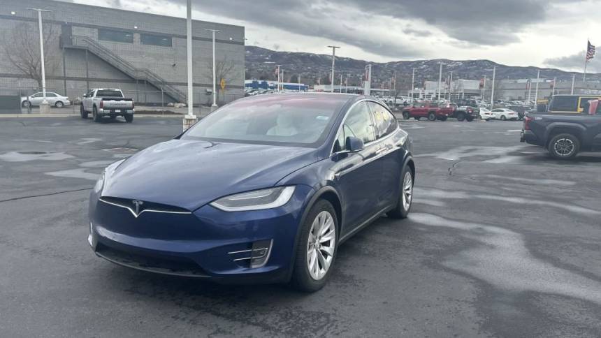 2018 Tesla Model X 5YJXCAE2XJF116864