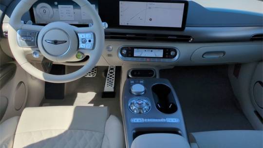 2025 Genesis GV60 KMUKEDSB5SU027574