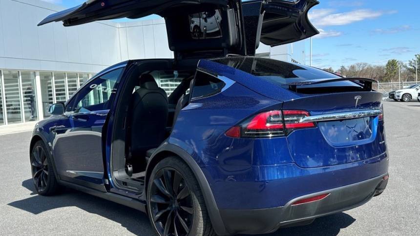 2021 Tesla Model X 5YJXCDE22MF319365