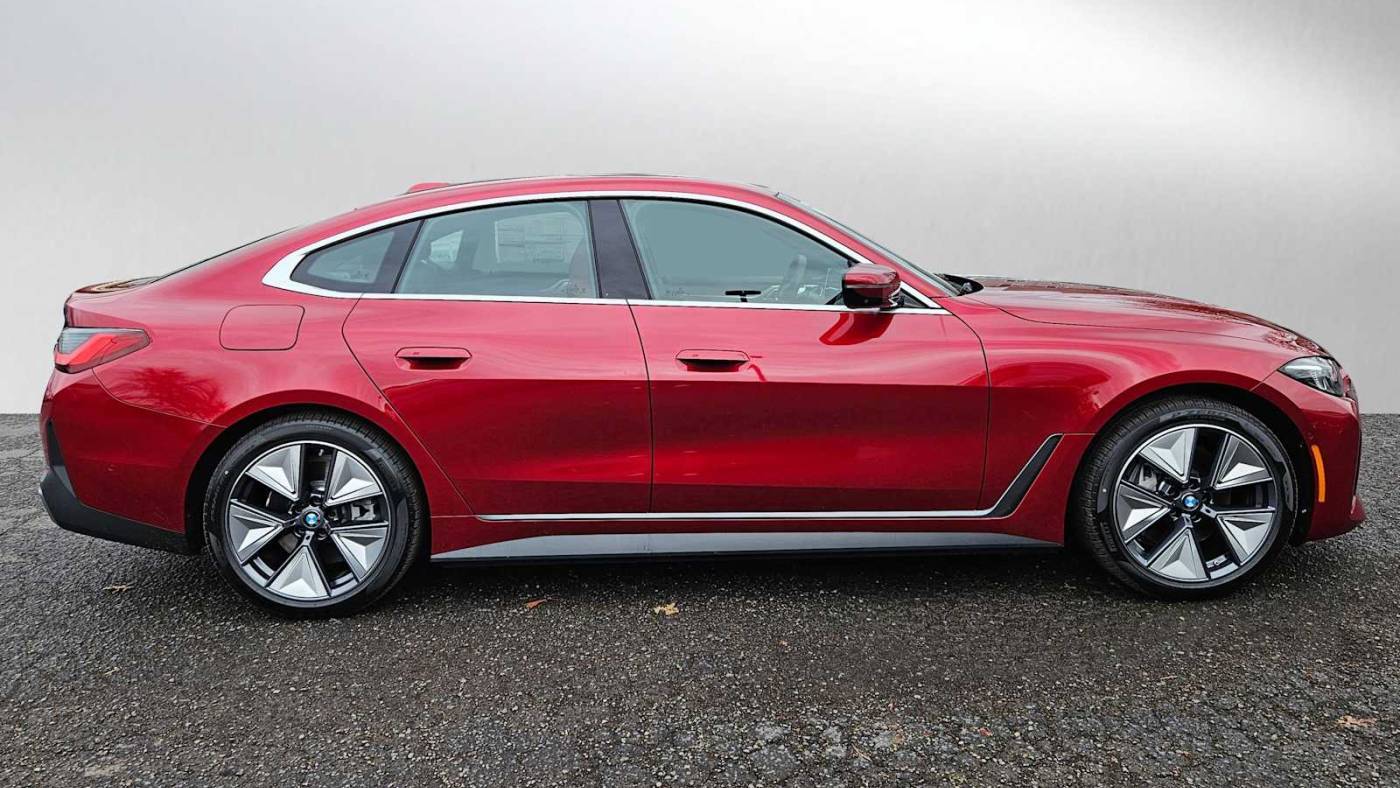 2025 BMW i4 WBY43HD00SFU42535