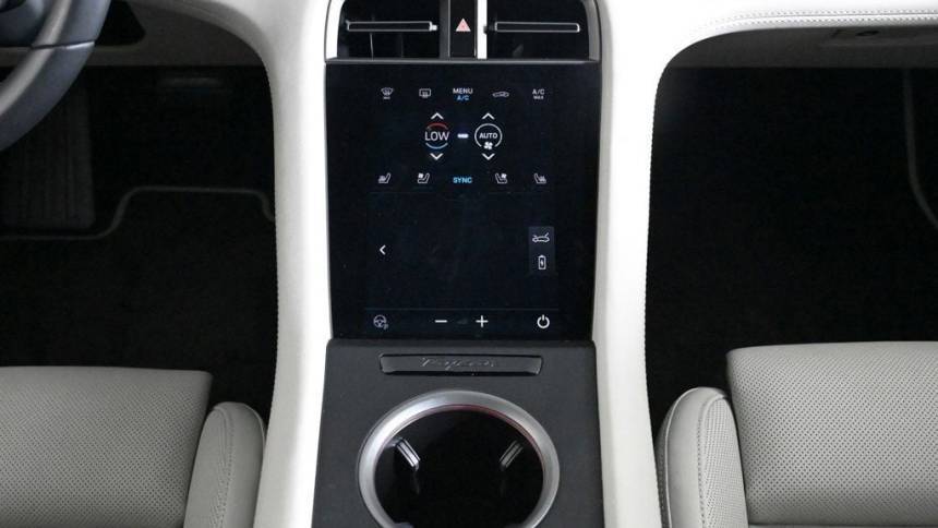 2024 Porsche Taycan - Images - 16