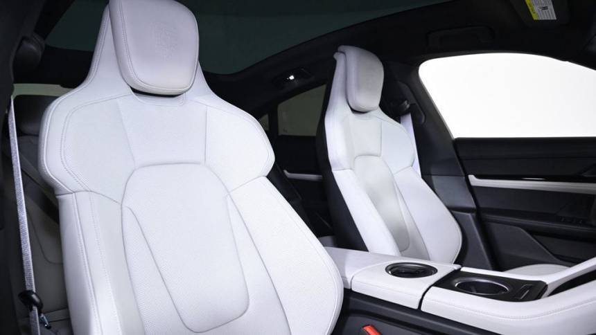 2024 Porsche Taycan - Images - 18