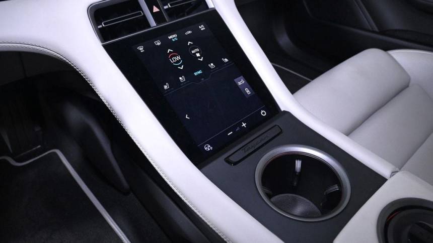 2024 Porsche Taycan - Images - 23
