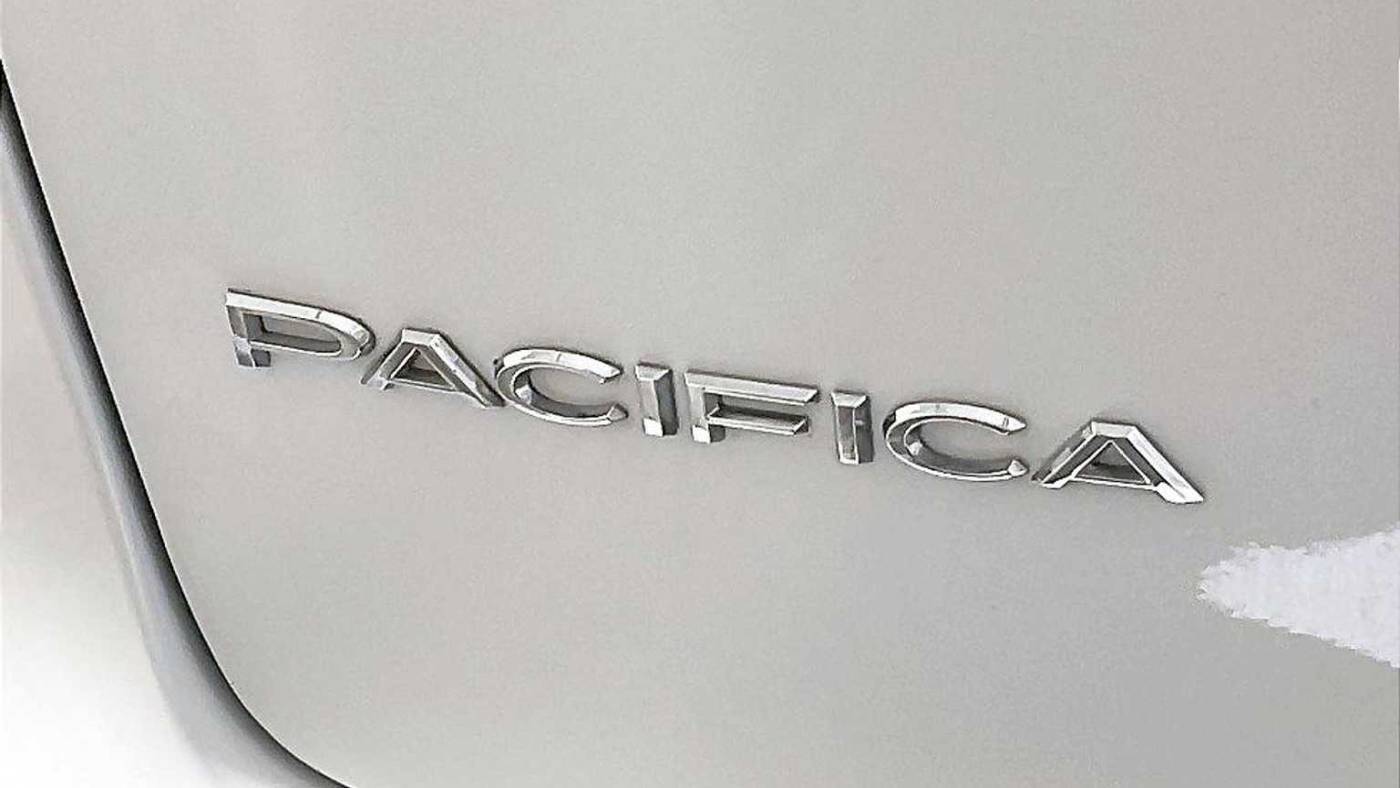 2022 Chrysler Pacifica 2C4RC1L73NR137024