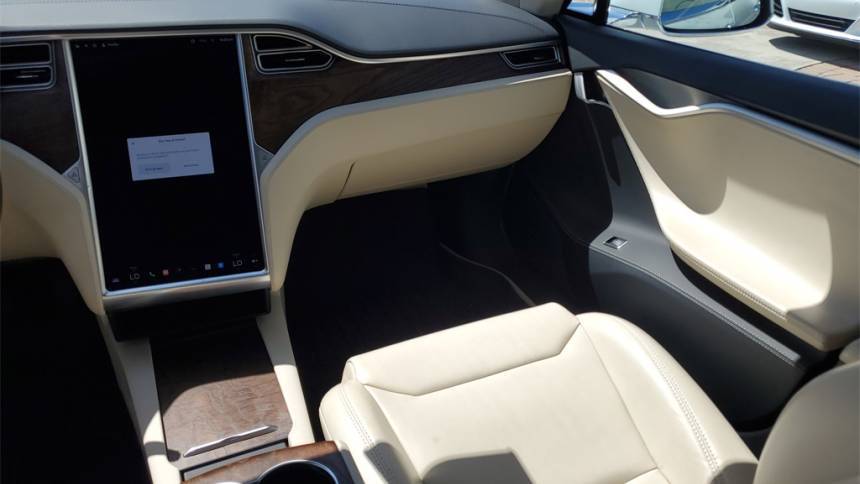 2017 Tesla Model S 5YJSA1E2XHF222371