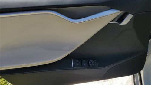 2017 Tesla Model S 5YJSA1E2XHF222371