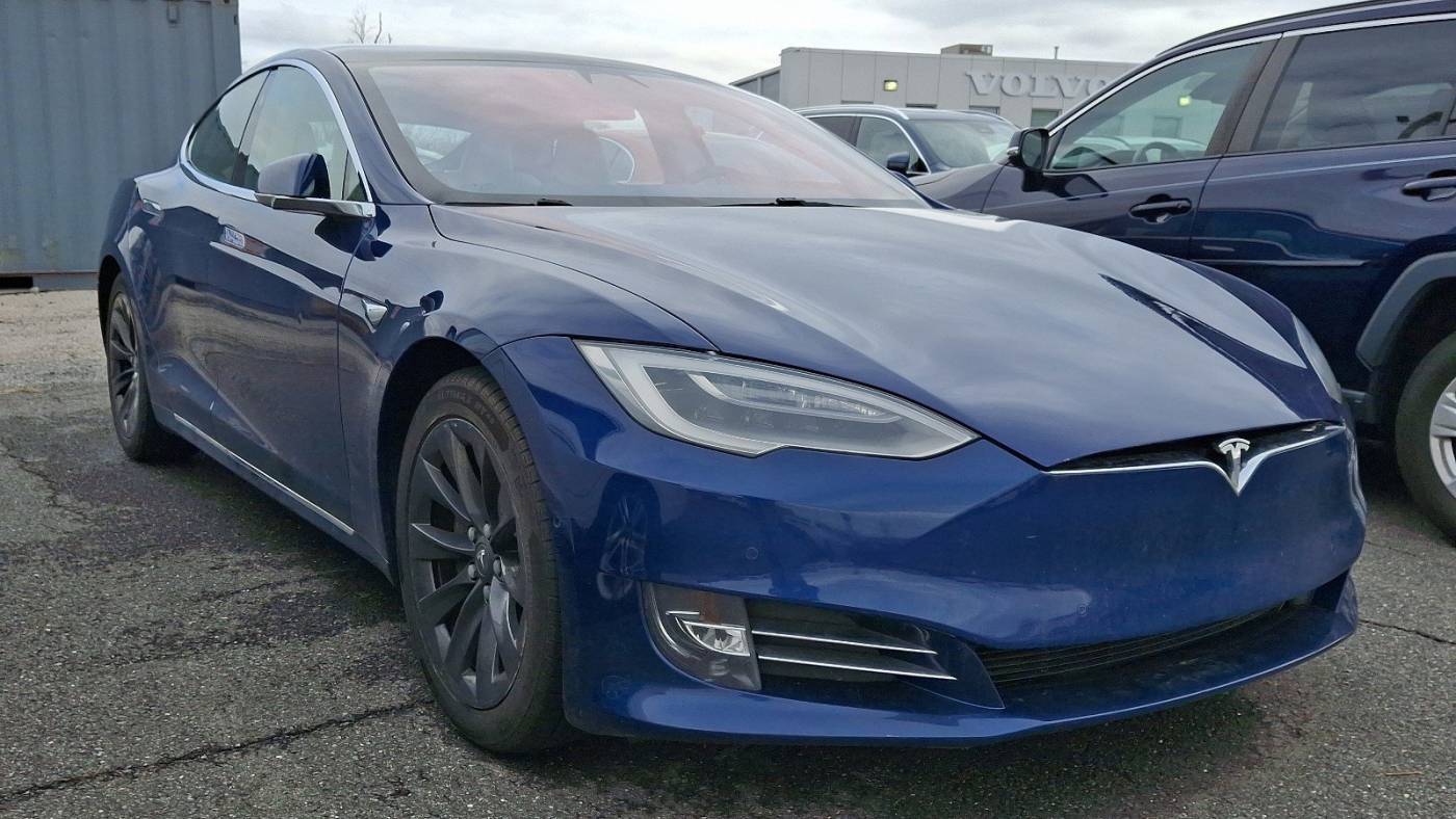 2019 Tesla Model S 5YJSA1E24KF330086