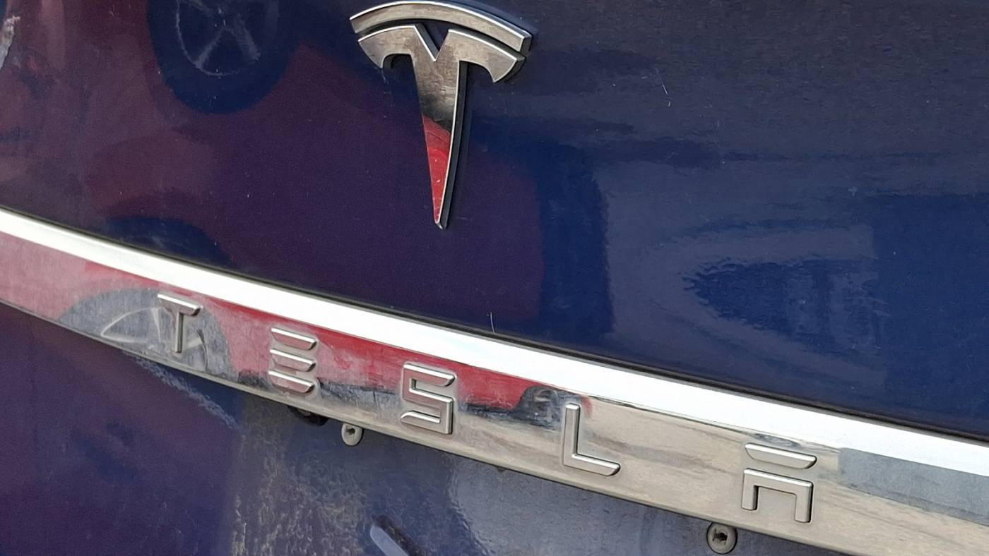 2019 Tesla Model S 5YJSA1E24KF330086