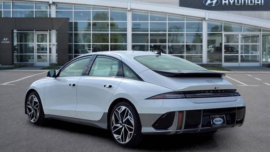 2025 Hyundai IONIQ 6 KMHM54AA7SA084280