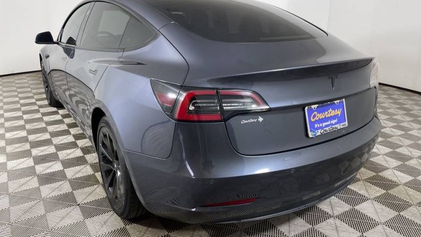 2022 Tesla Model 3 5YJ3E1EA2NF299893