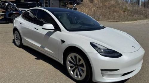 2022 Tesla Model 3 5YJ3E1EB8NF261903