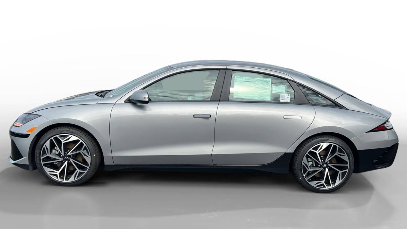 2025 Hyundai IONIQ 6 KMHM34AA3SA083343