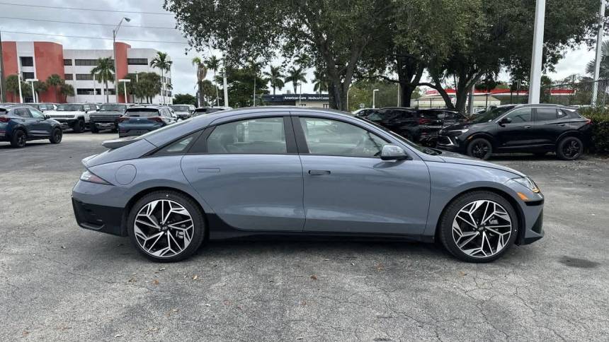 2025 Hyundai IONIQ 6 KMHM34AC1SA085397