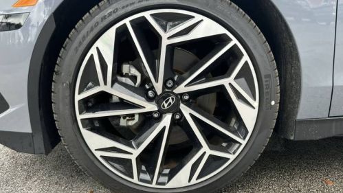 2025 Hyundai IONIQ 6 KMHM34AC1SA085397