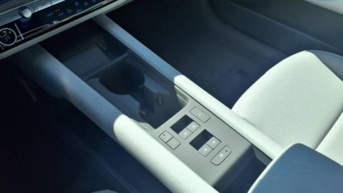 2025 Hyundai IONIQ 6 KMHM34AA4SA095274