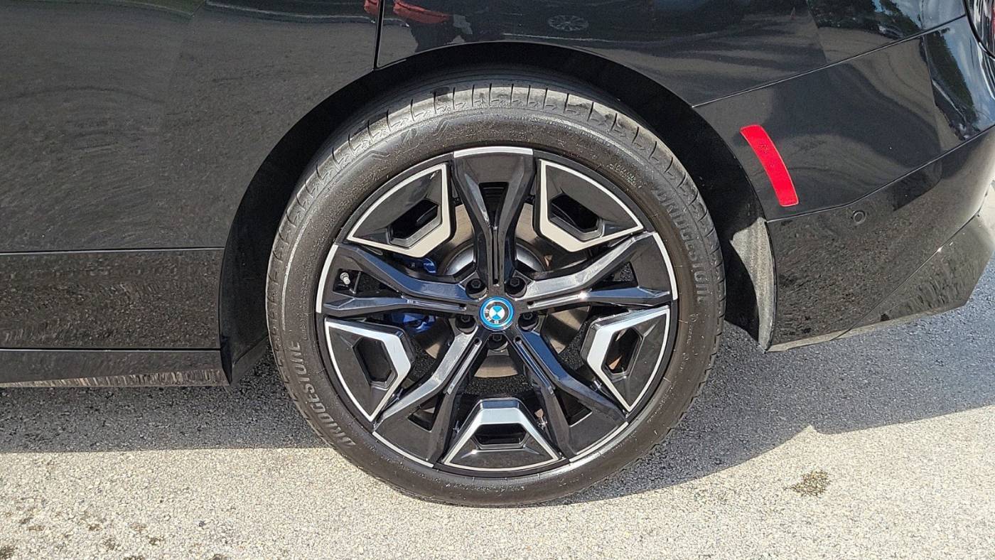 2024 BMW iX WB523CF03RCP25477