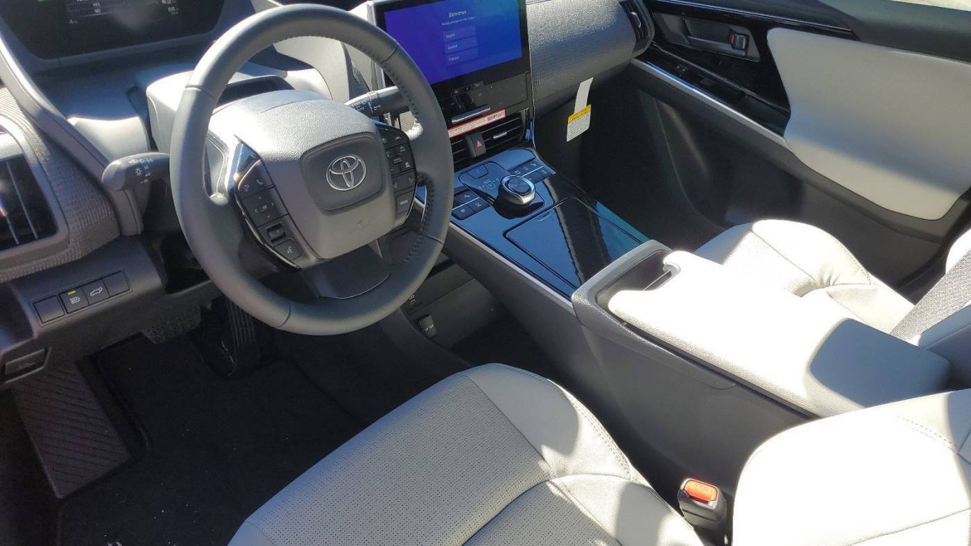 2024 Toyota bZ4X JTMAAAAA2RA053465