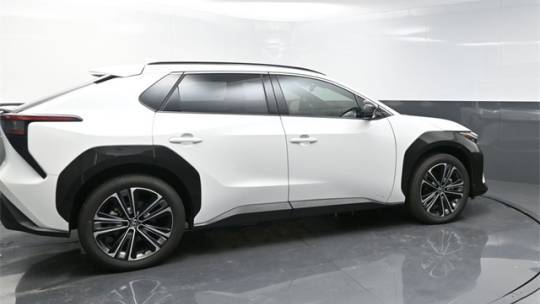 2023 Toyota bZ4X JTMAAAAA2PA022147