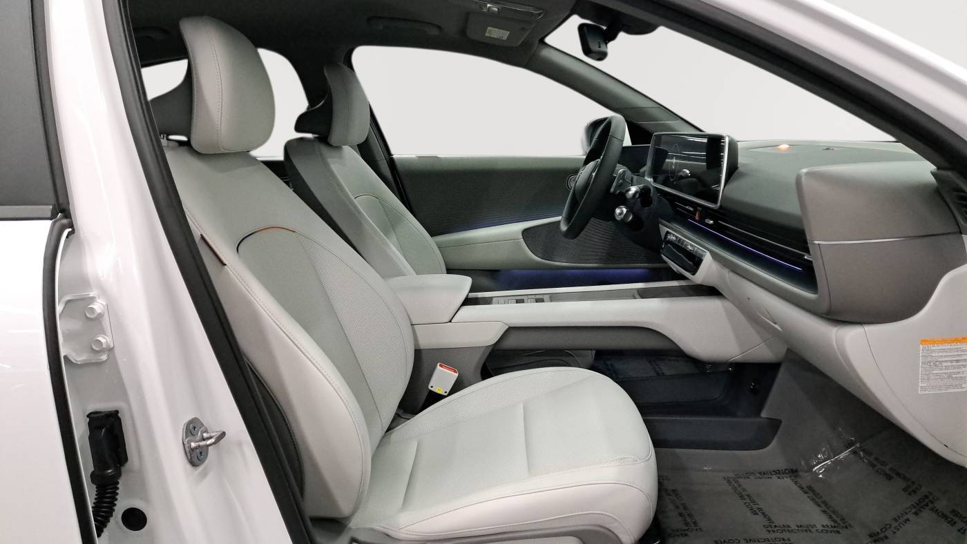 2025 Hyundai IONIQ 6 KMHM34AC8SA095196