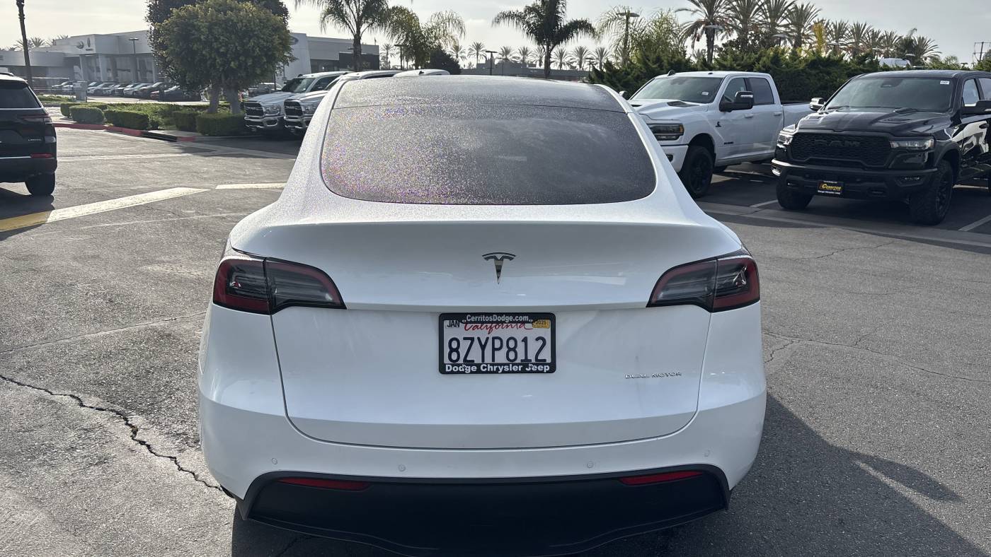 2022 Tesla Model Y 7SAYGDEE5NF356868