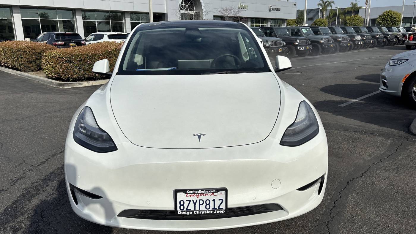 2022 Tesla Model Y 7SAYGDEE5NF356868