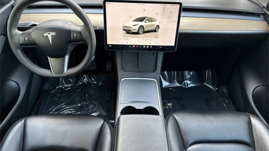 2022 Tesla Model Y 7SAYGDEE4NF399193