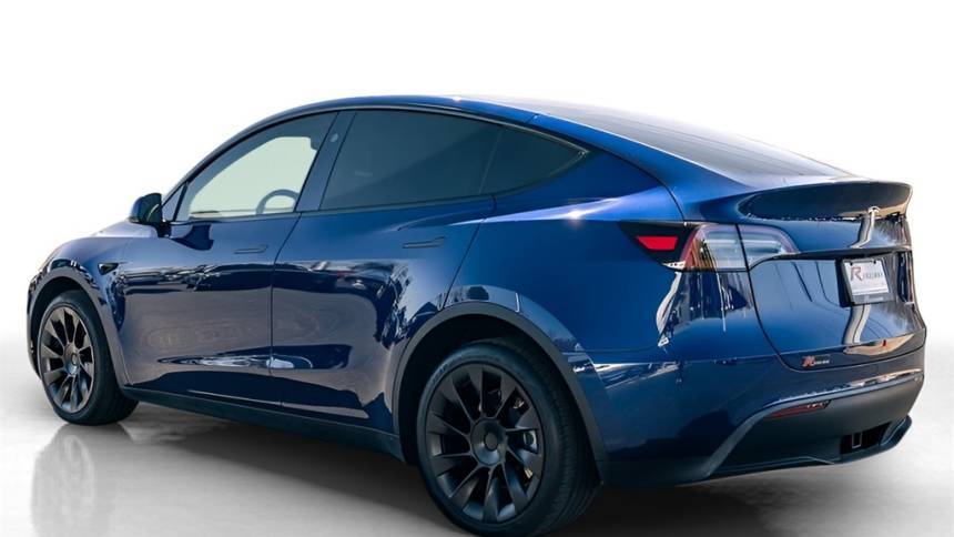 2024 Tesla Model Y 7SAYGDEE4RA222436