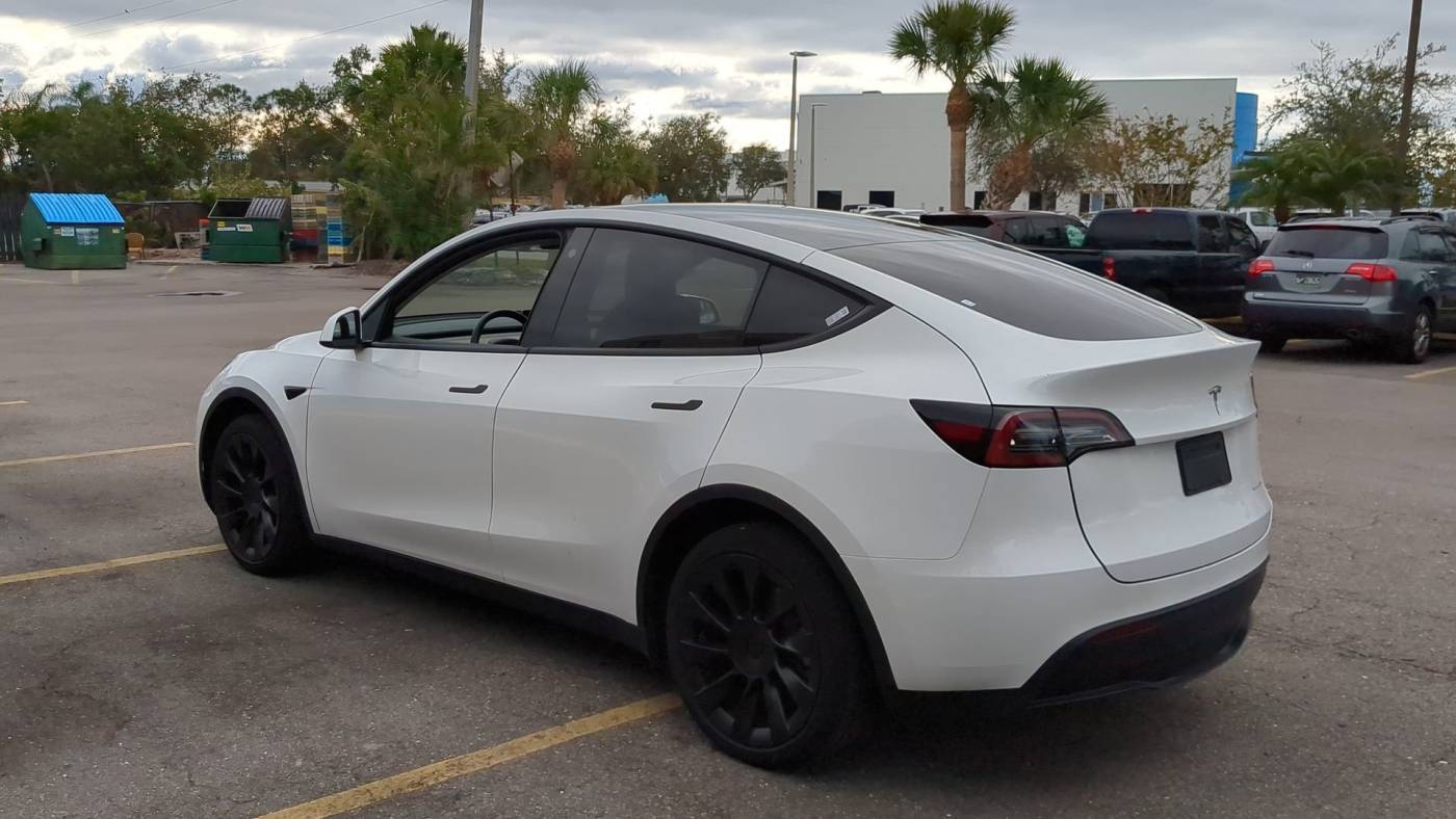 2023 Tesla Model Y 7SAYGDEE6PF607433