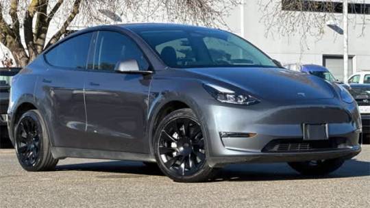 2023 Tesla Model Y 7SAYGDEE3PF850813