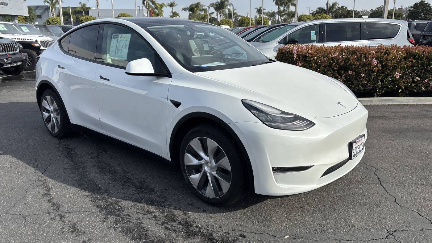 2022 Tesla Model Y 7SAYGDEE5NF356868