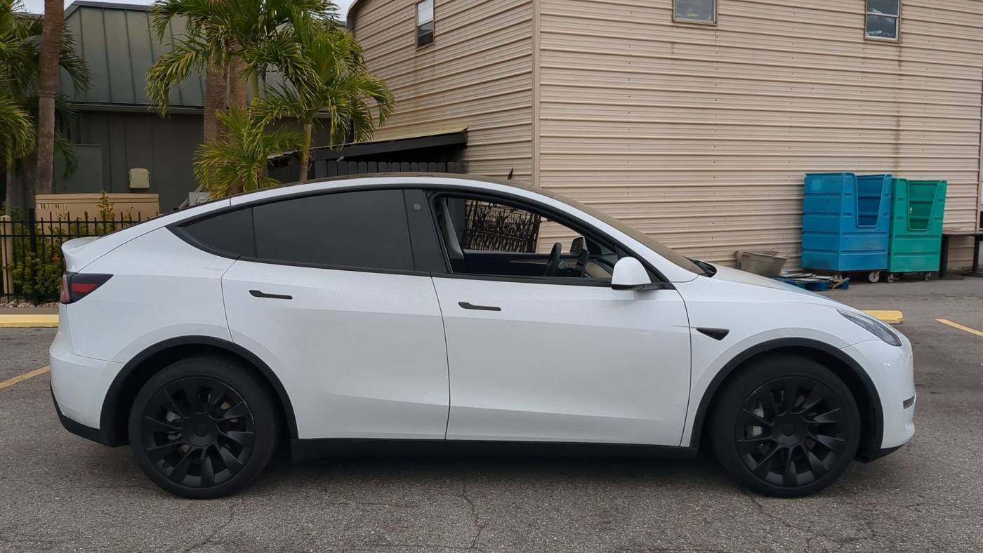 2023 Tesla Model Y 7SAYGDEE6PF607433