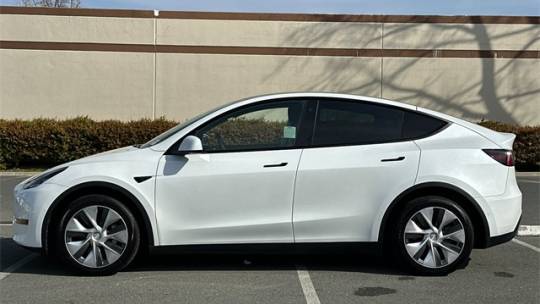 2022 Tesla Model Y 7SAYGDEE4NF399193