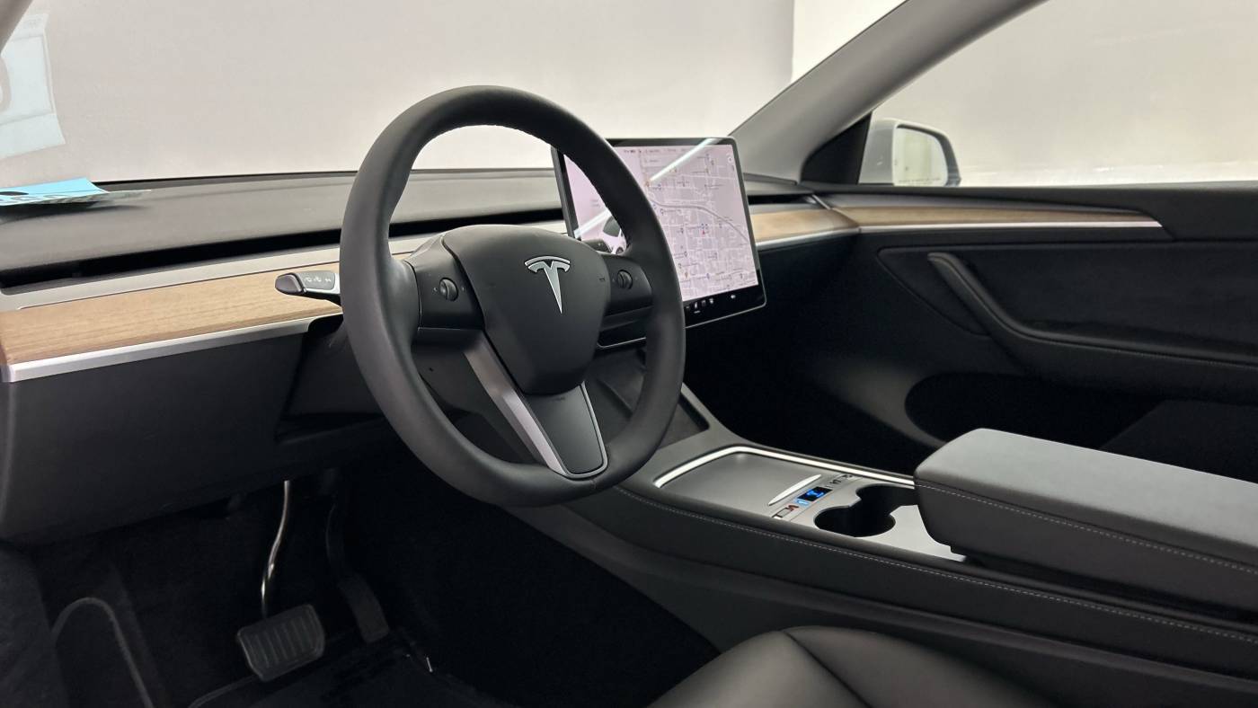 2023 Tesla Model Y 7SAYGDEE3PA101233