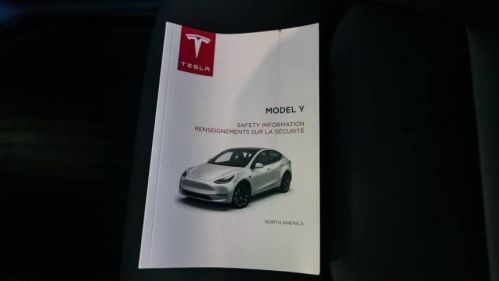 2024 Tesla Model Y 7SAYGDEE4RA222436