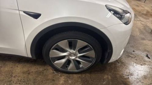 2022 Tesla Model Y 7SAYGDEE6NF373730