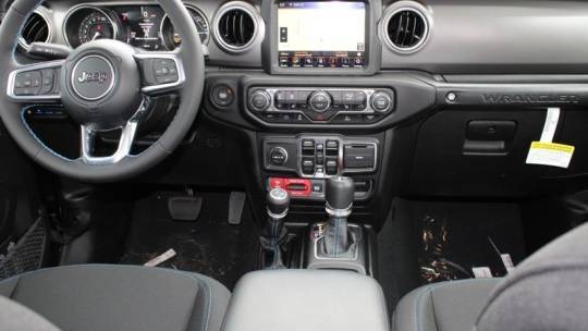 2023 Jeep Wrangler 1C4JJXR64PW584377