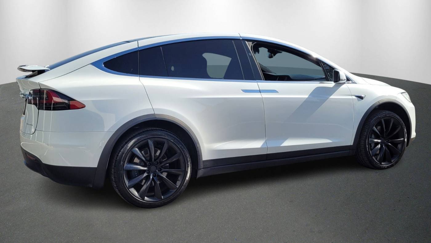 2020 Tesla Model X 5YJXCBE20LF301322