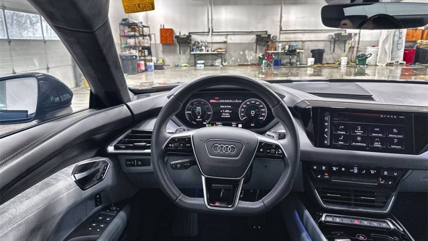 2023 Audi RS e-tron GT - Images - 11