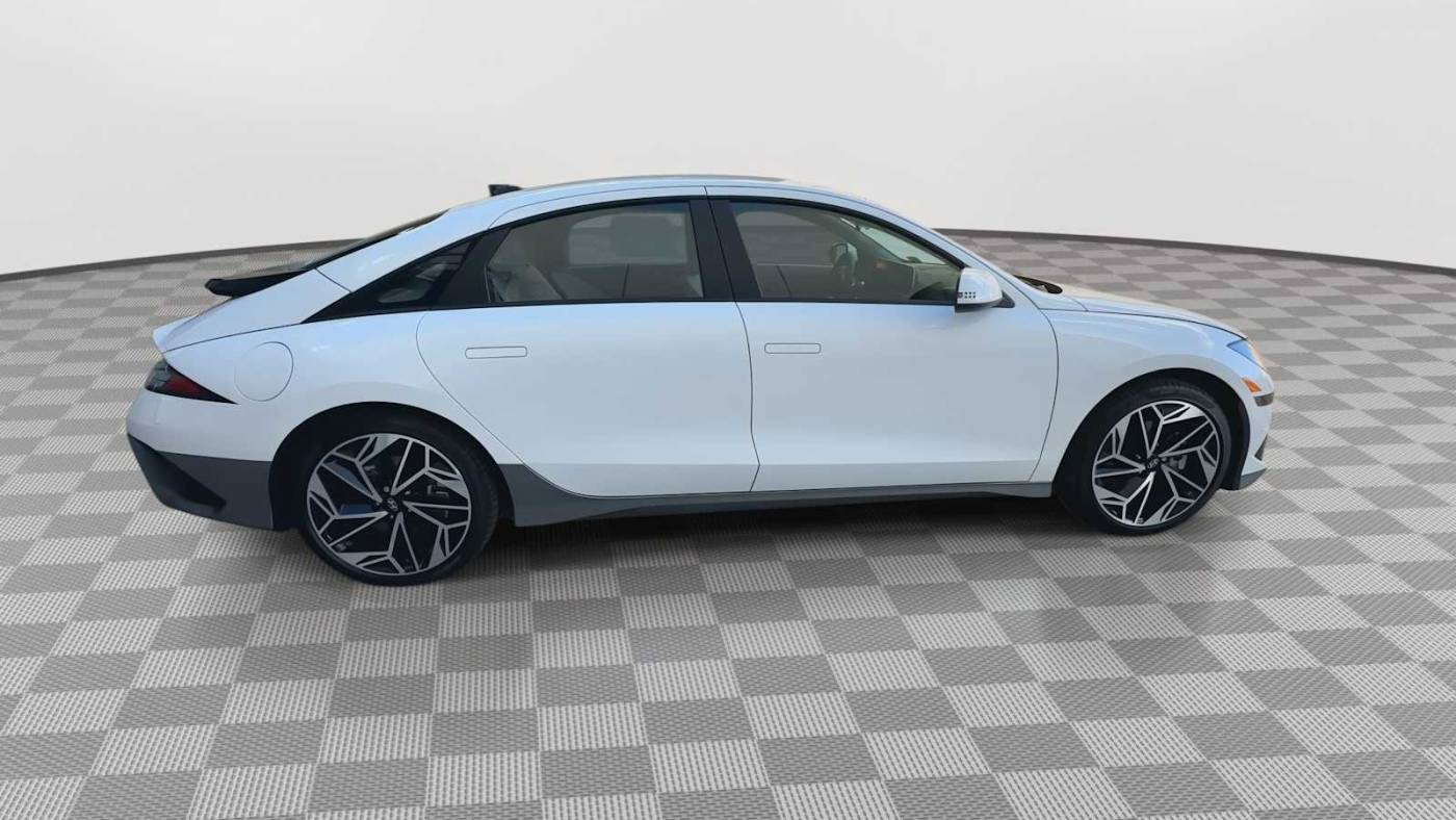 2025 Hyundai IONIQ 6 KMHM34AA3SA085870