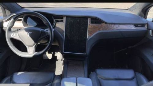 2020 Tesla Model X 5YJXCDE22LF250174