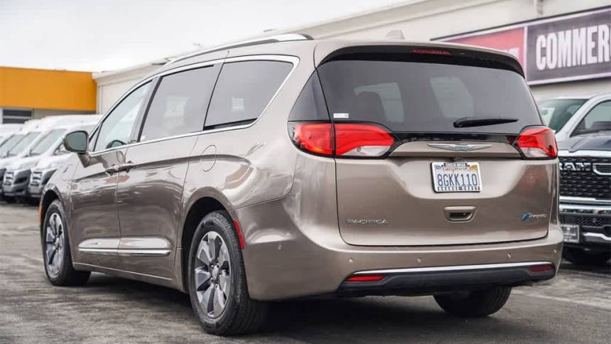 2018 Chrysler Pacifica 2C4RC1N79JR213725