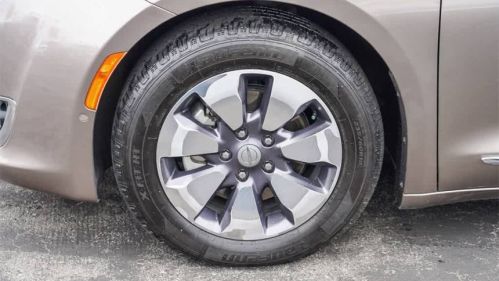 2018 Chrysler Pacifica 2C4RC1N79JR213725