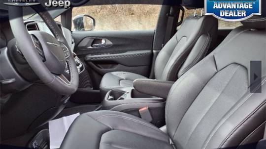 2025 Chrysler Pacifica 2C4RC1S73SR538411