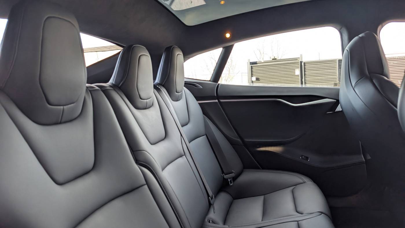 2017 Tesla Model S 5YJSA1E23HF232370