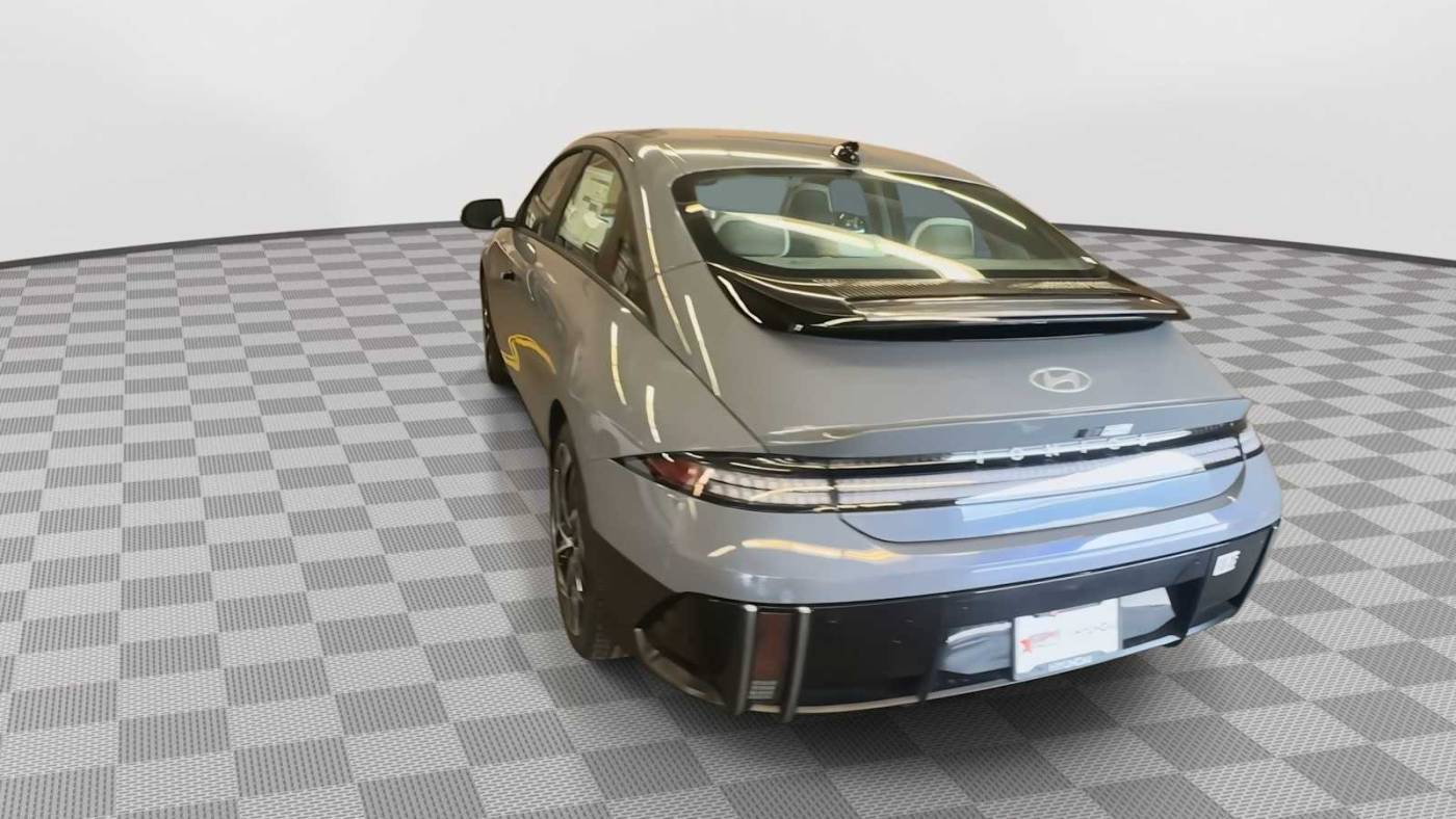 2025 Hyundai IONIQ 6 KMHM34AA6SA087788