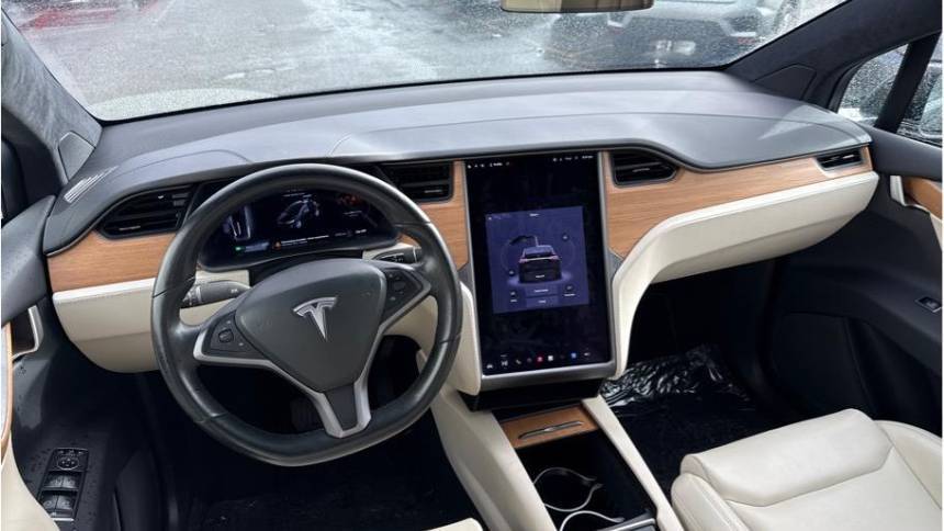 2021 Tesla Model X 5YJXCBE20MF319563