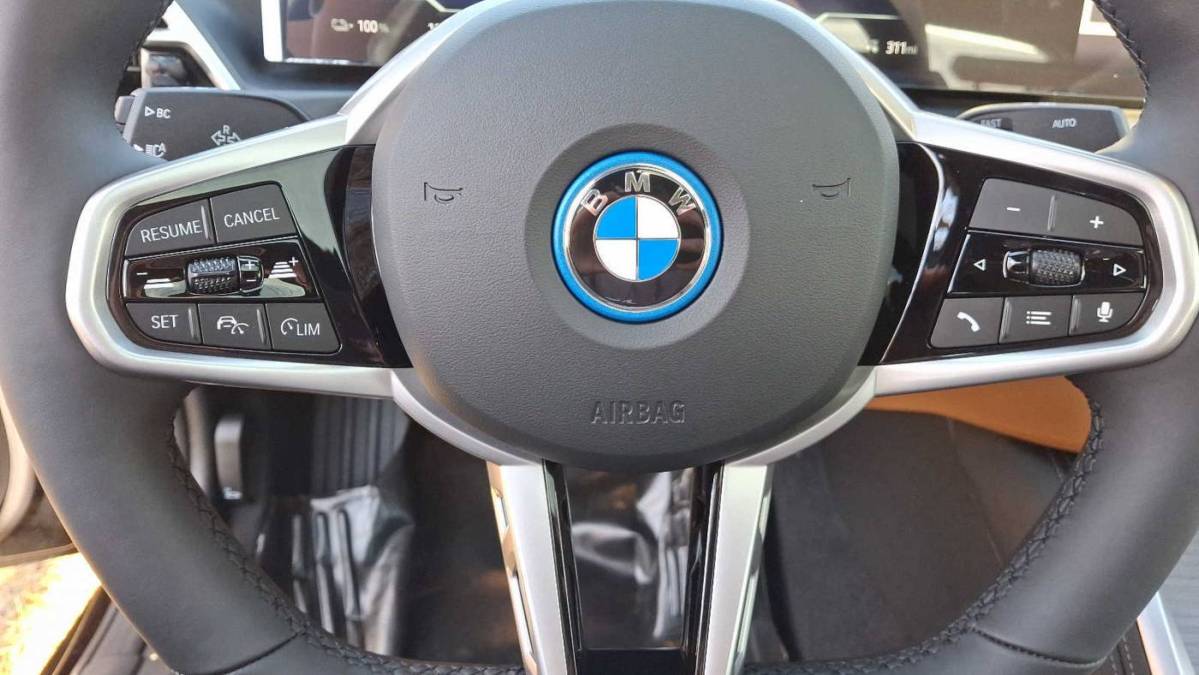 2025 BMW i4 WBY23HD06SFT99343
