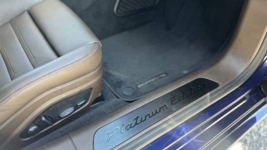 2022 Porsche Panamera - Images - 13