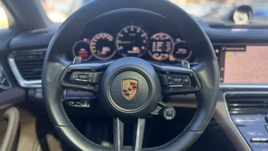 2022 Porsche Panamera - Images - 36