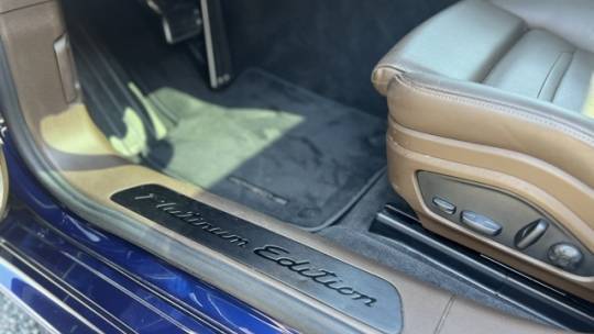 2022 Porsche Panamera - Images - 38